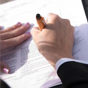 Cine poate semna situatiile financiare: Conditii legale si clarificari