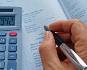 Salariul minim pe economie va creste la 3.300 de lei brut, de la 1 octombrie 2023