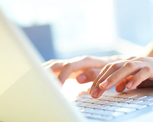Cine poate semna situatiile financiare: Conditii legale si clarificari