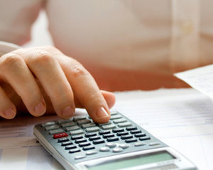 Cine poate semna situatiile financiare: Conditii legale si clarificari