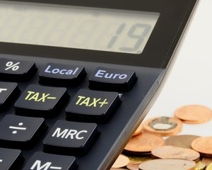 Salariul minim in constructii NU mai creste de la 1 octombrie 2023. Cum a motivat premierul retragerea ordonantei de urgenta