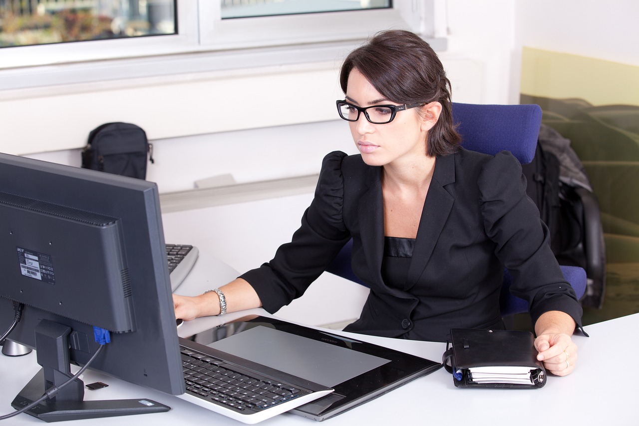 e-Factura: Intrebari-cheie din practica si solutiile recomandate de experti