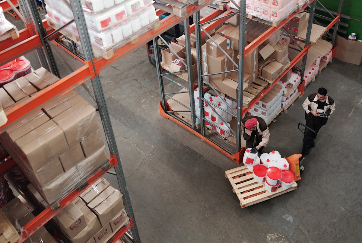 Managementul stocurilor: 4 strategii pentru a reduce costurile si a imbunatati acuratetea