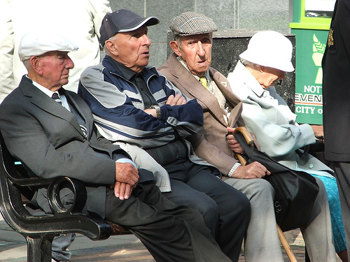 Cine poate semna situatiile financiare: Conditii legale si clarificari