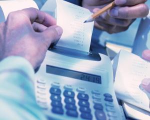 Cine poate semna situatiile financiare: Conditii legale si clarificari